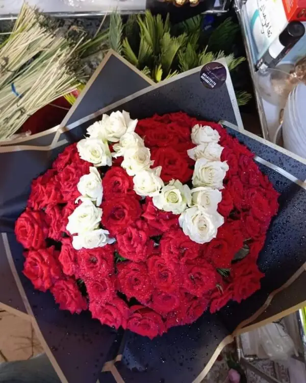 Bouquet de fleurs rouges personnalisé